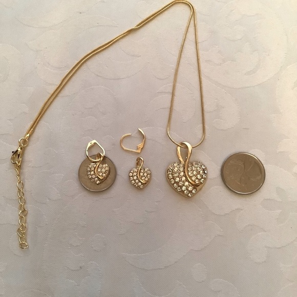 ❤️Bright Gold Crystal Heart Necklace and Earrings - Picture 8 of 9